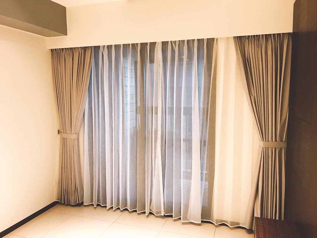 落地窗雙層窗簾配置